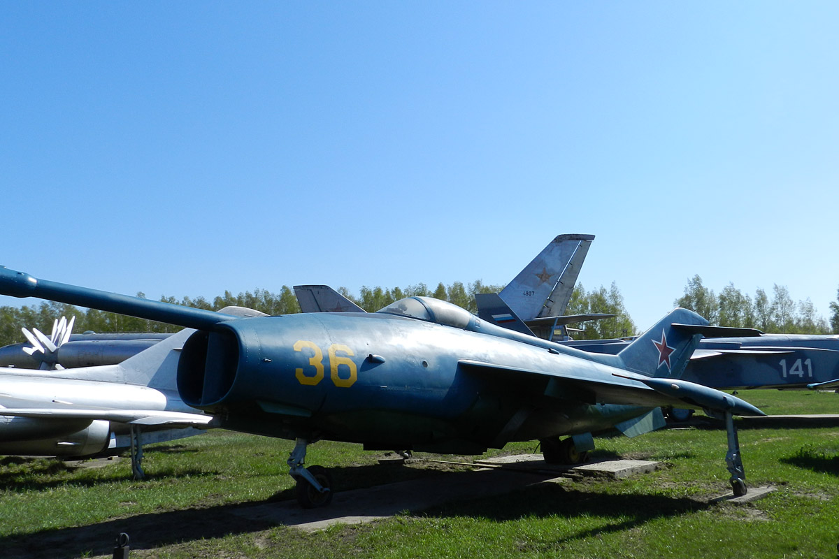 36 Жёлтый