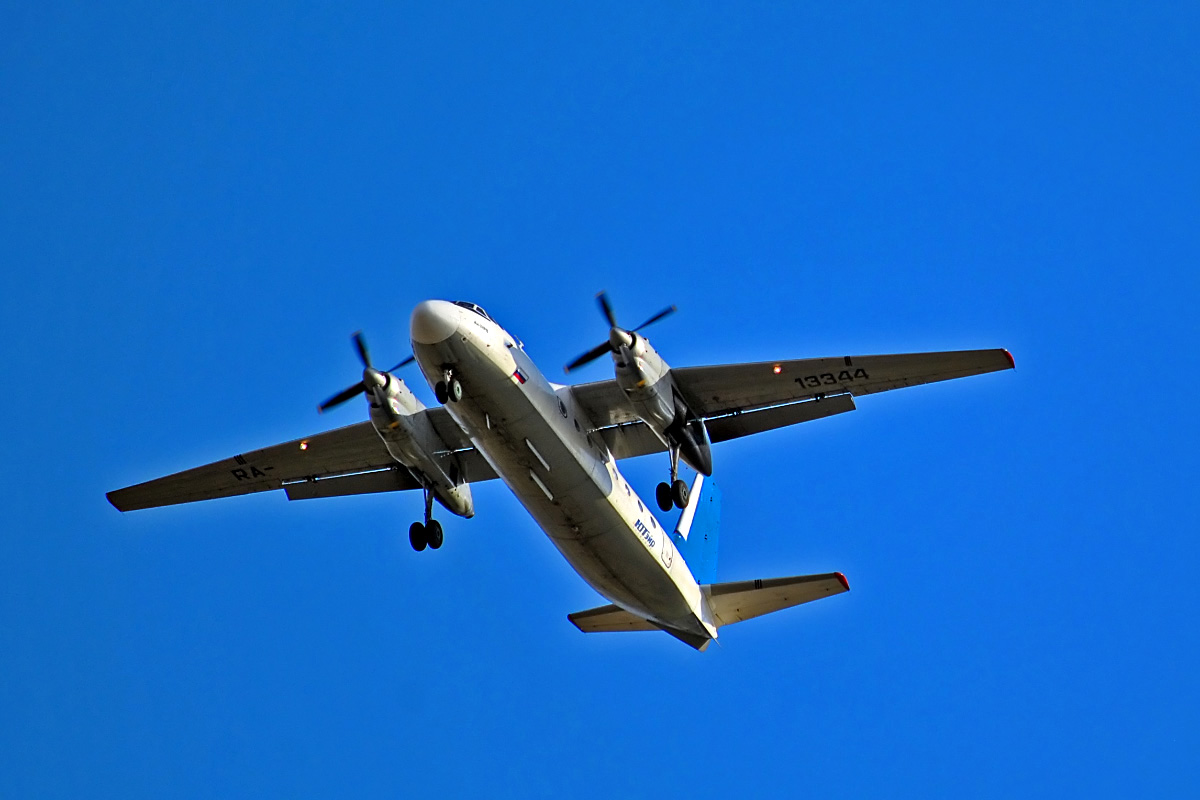 Ан х. Ан24 13344. Турбовинтовой самолет АН-24. Винтовой самолет АН 24. АН 24 сверху.