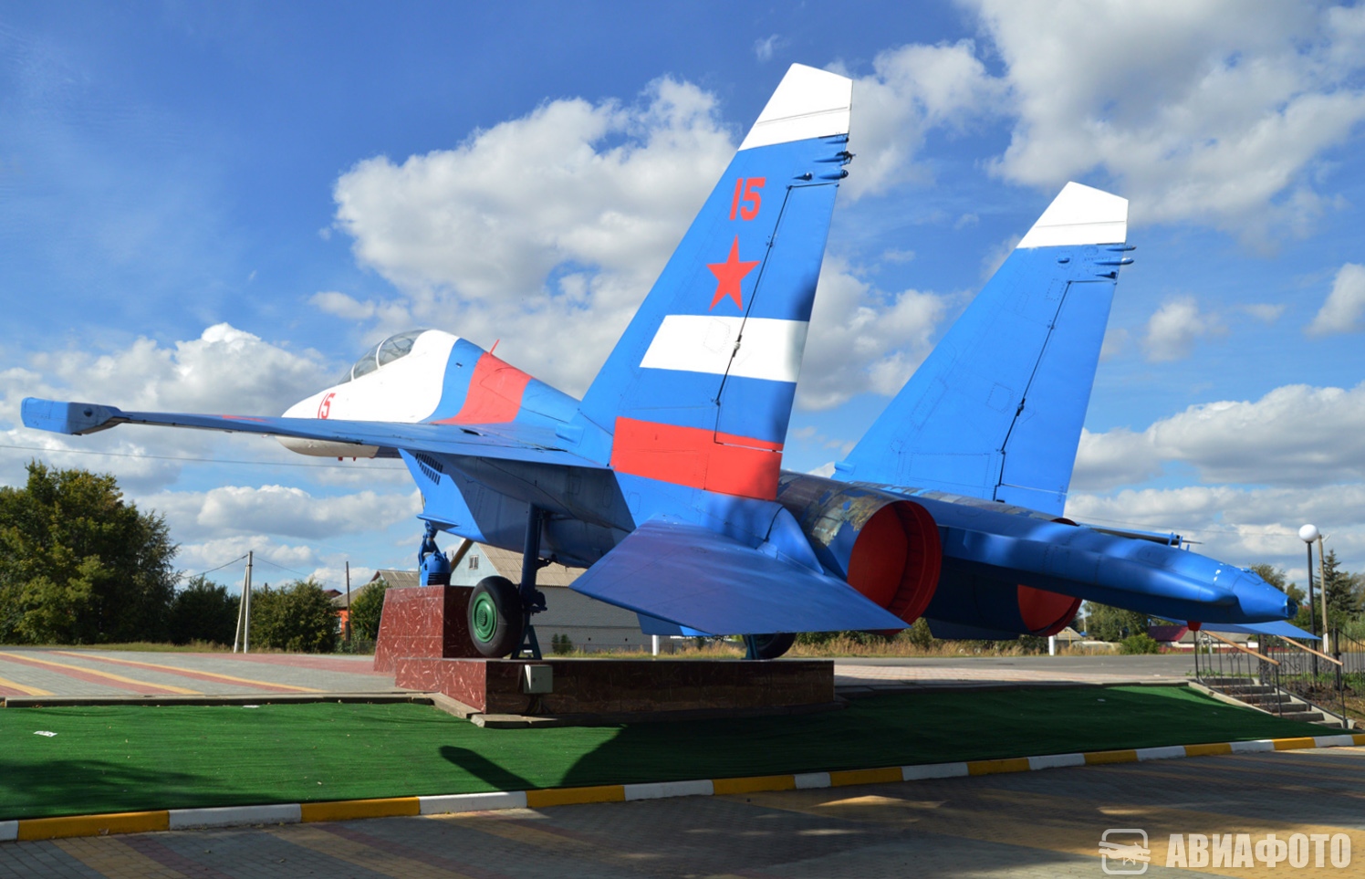 15 Красный