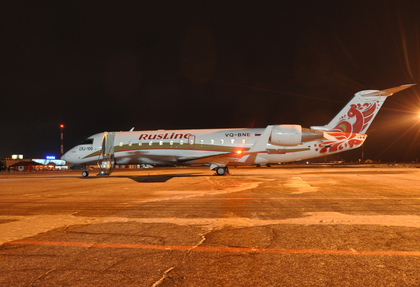 Crj 100 самолет. CRJ 100 РУСЛАЙН. Canadair Regional Jet РУСЛАЙН. Canadair CRJ 200 РУСЛАЙН. Авиакомпания РУСЛАЙН парк самолетов.