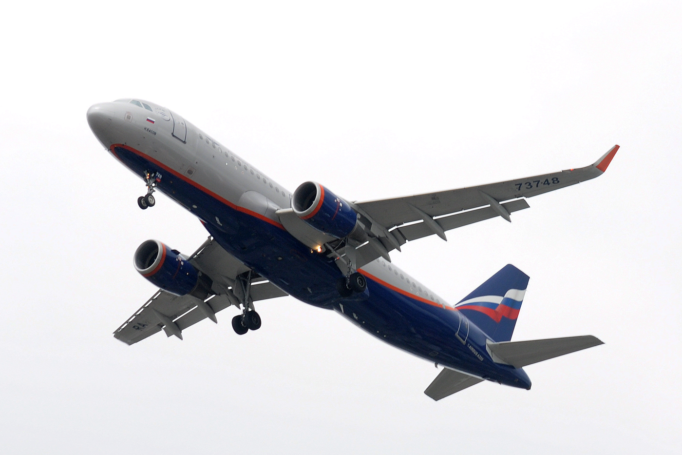 RA-73748