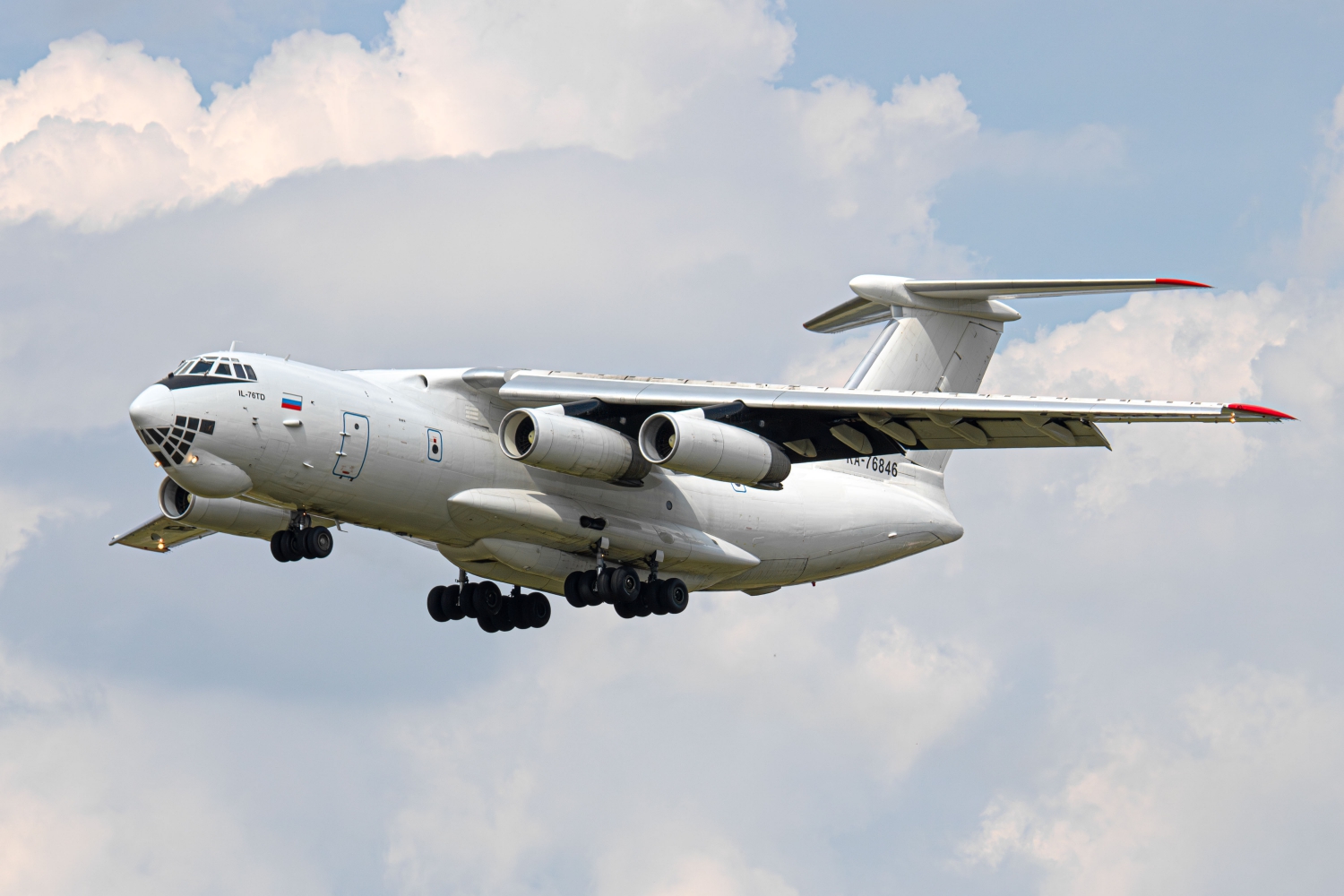 RA-76846
