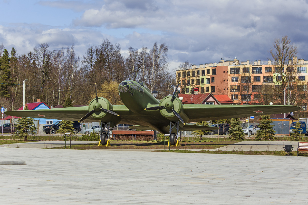 Ил-4. Авиационные памятники