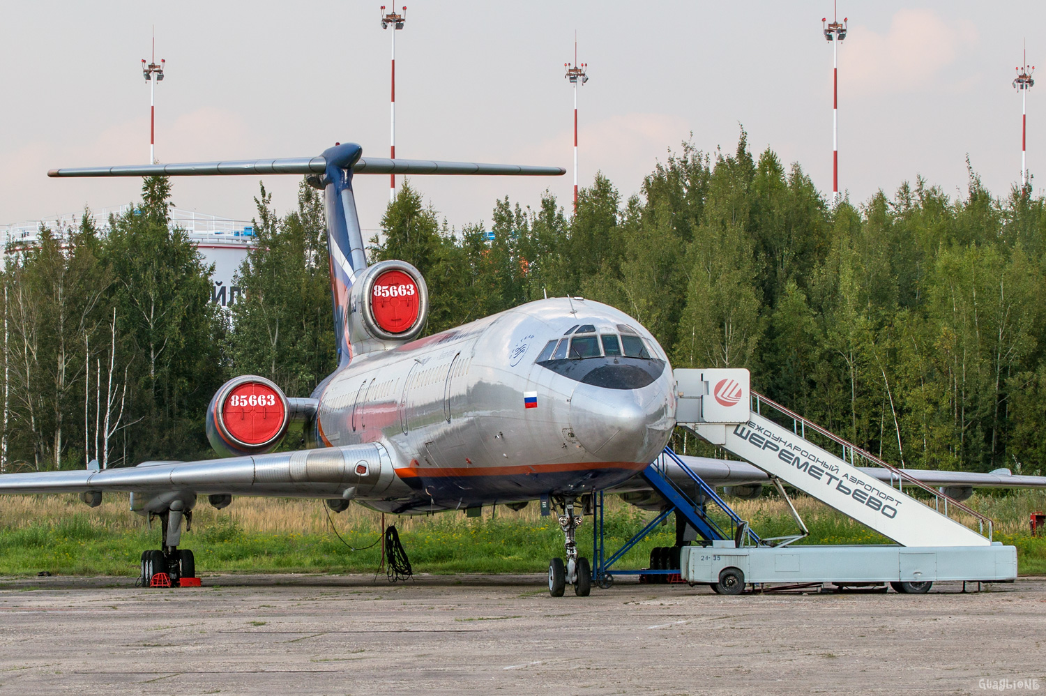 RA-85663