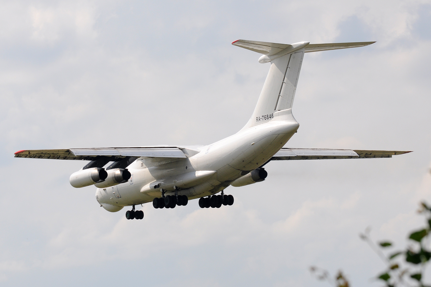 RA-76846