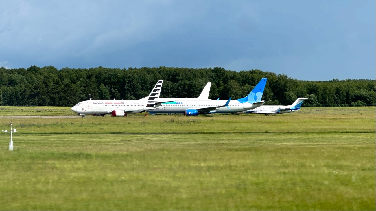 TS-ICA, RA-73224, LY-UNF. Аэропорты и аэродромы