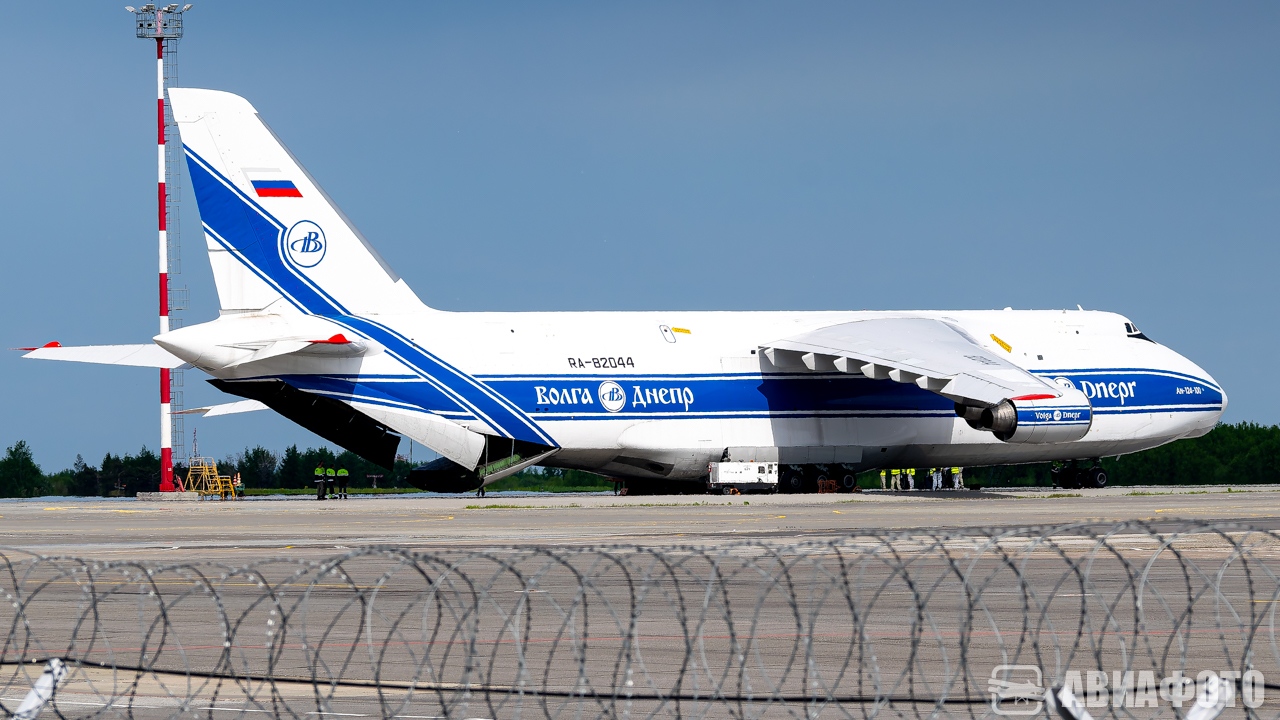 RA-82044
