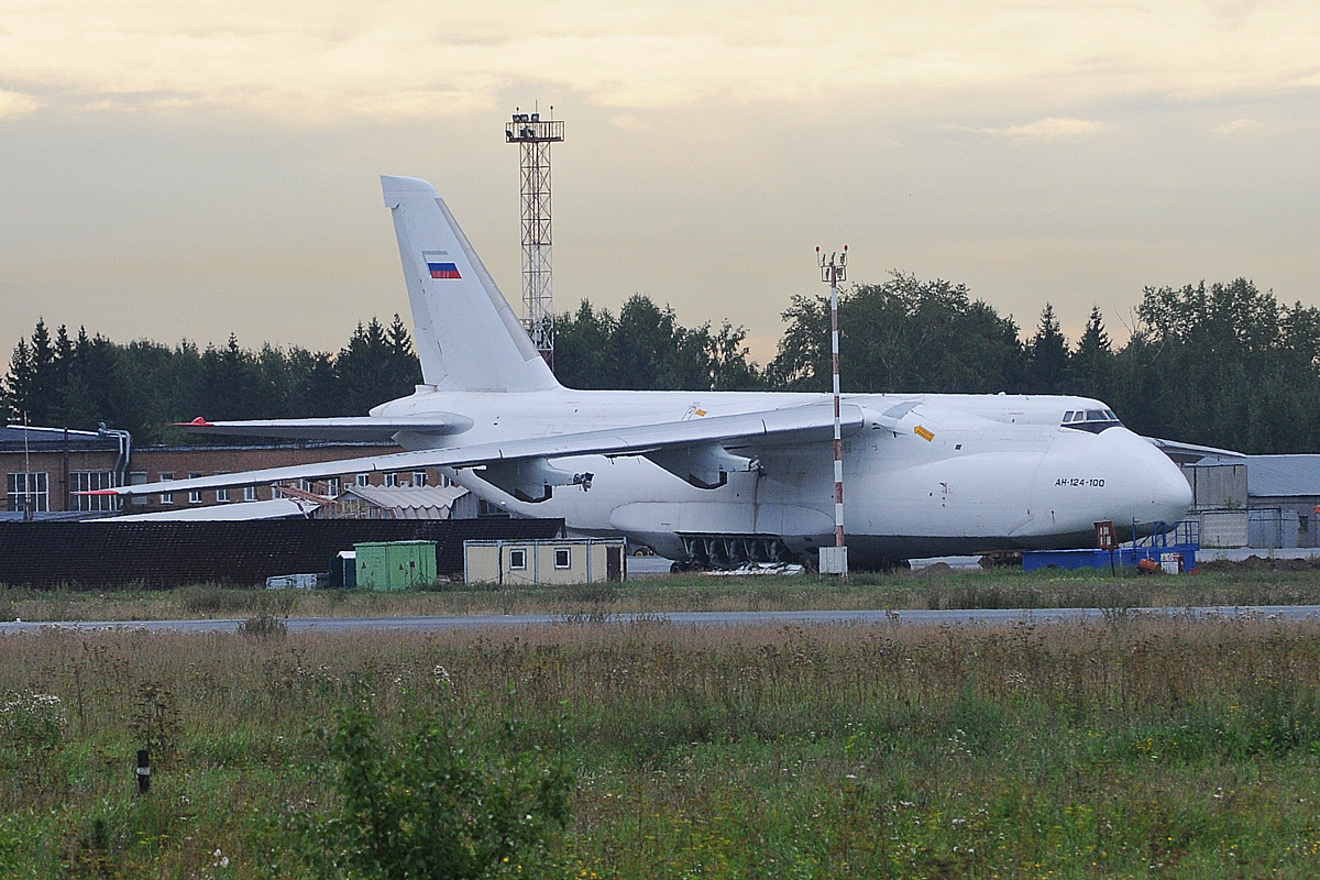 RA-82042
