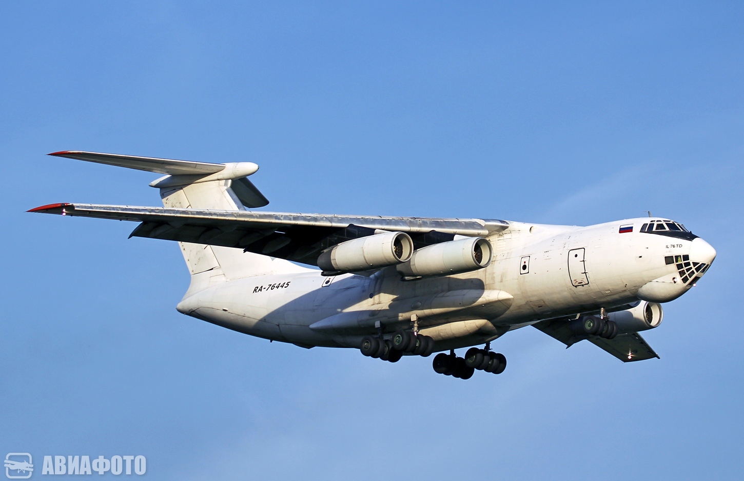RA-76445