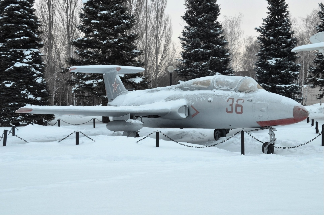 36. Авиационные памятники