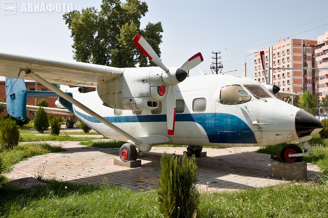 EY-28750. Авиационные памятники