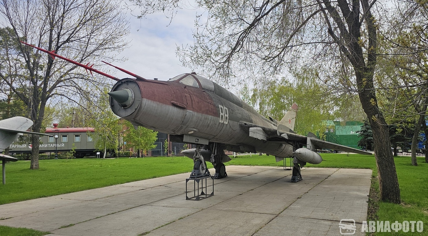 88 Белый. Авиационные музеи
