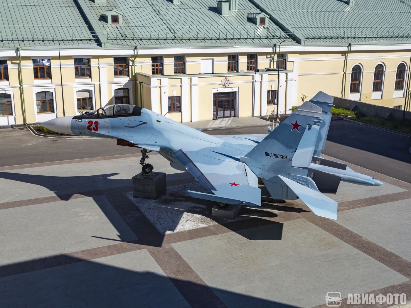 23. Авиационные памятники