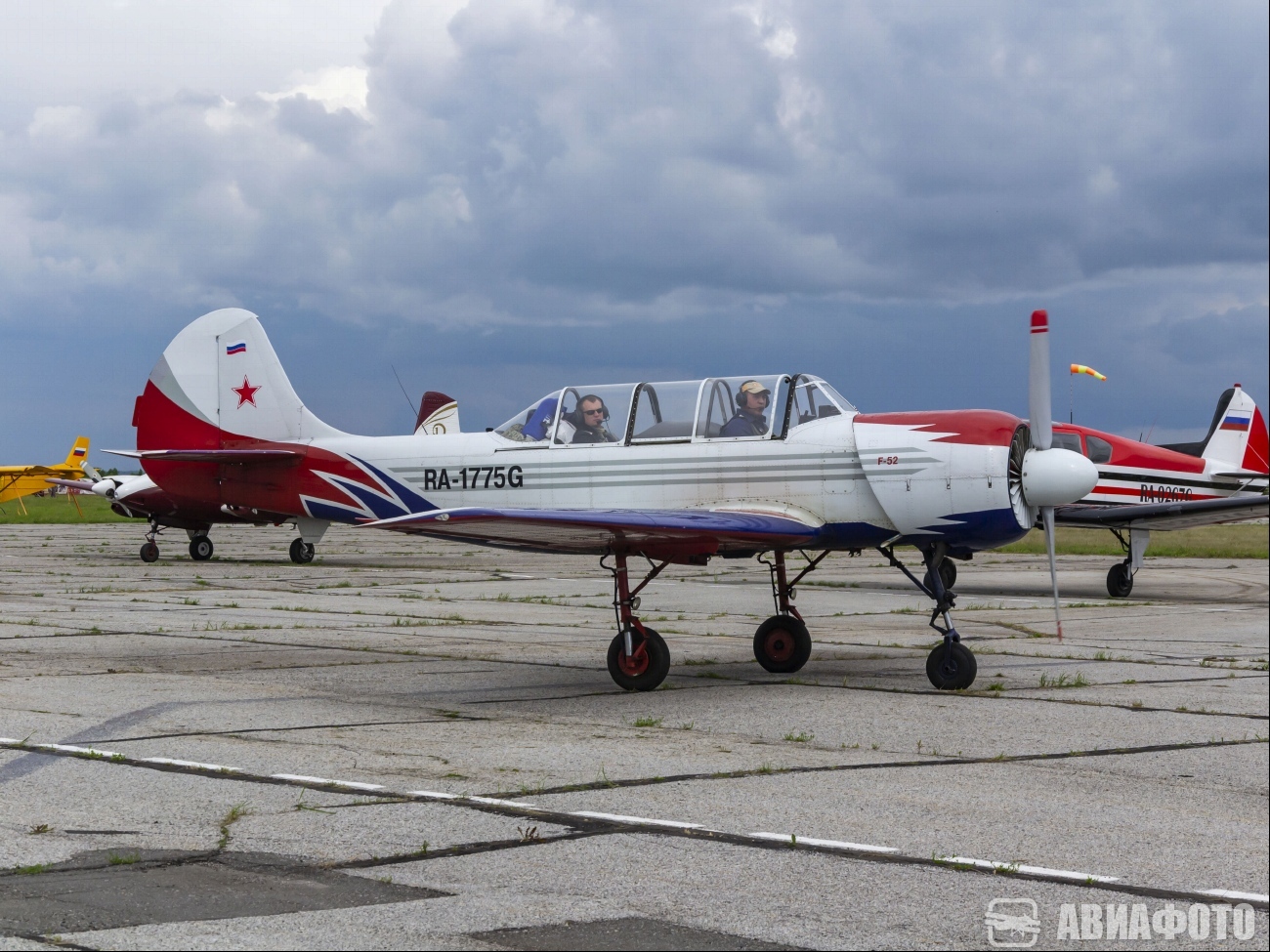 RA-1775G. Парады и шоу