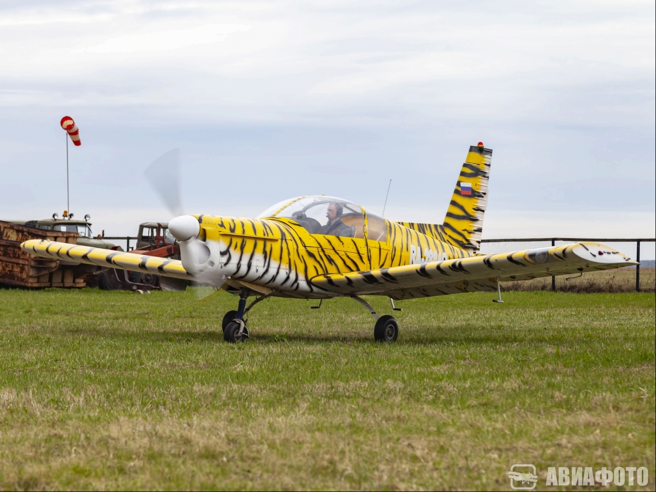 RA-2884G