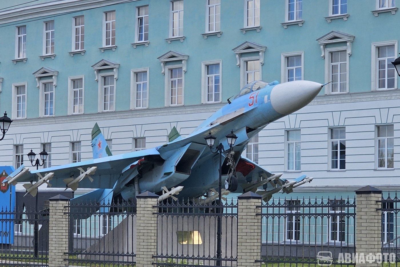 51 Красный. Авиационные памятники