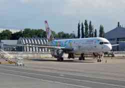UP-B5702 — Boeing 757-21B, Sunday Airlines