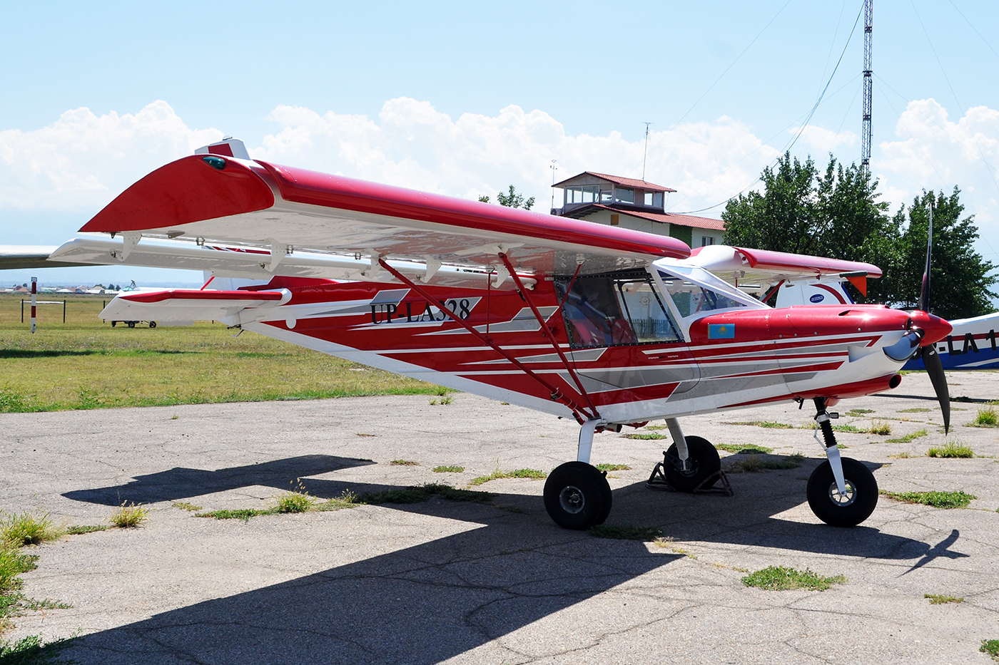 UP-LA328