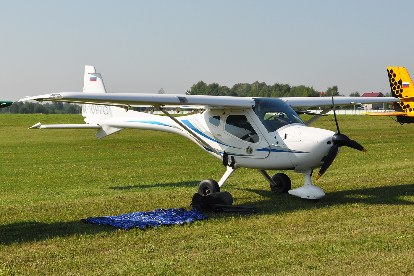 RA-1697G