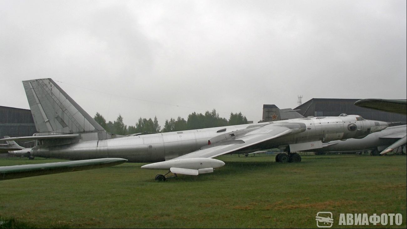 30 Красный