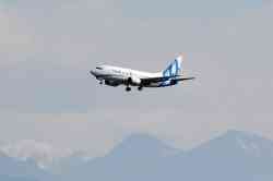 UP-B3722 — Boeing 737-522, SCAT